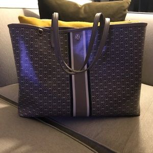 Tory Burch Bags - Tory Burch Gemini Vinyl Tote Tory Burch Bags - Tory Burch Gemini Vinyl Tote